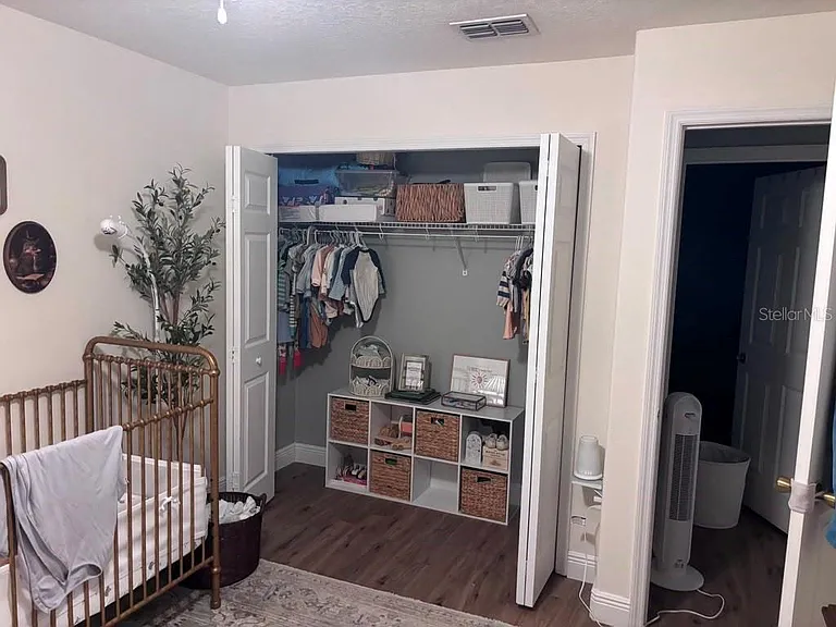 1004 Chateau Cir — Photo 23