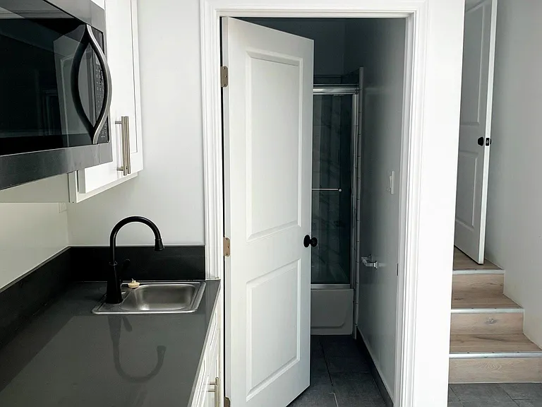 6729 Amigo Ave #B — Photo 4