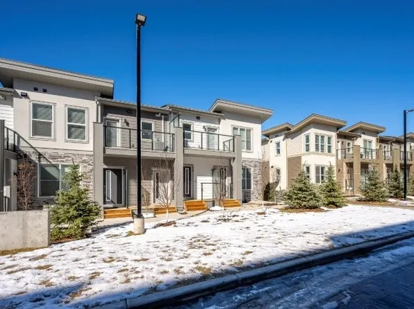 2117 81st St SW #40, Calgary, AB T3H 6E8