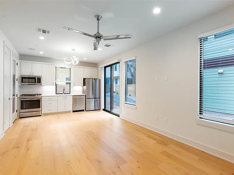 1118 Walton Ln #3 — Photo 3