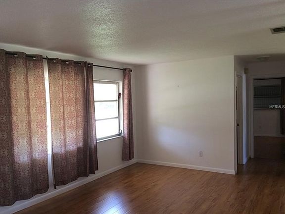 5th image of 211 Lochmond Dr