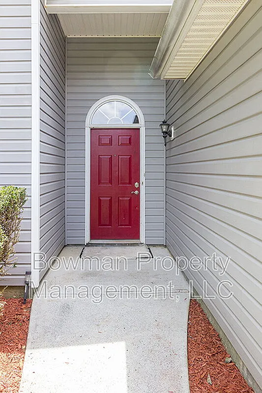 3 bed, 2.0 bath, 1386 sqft, $1,995 — Photo 3