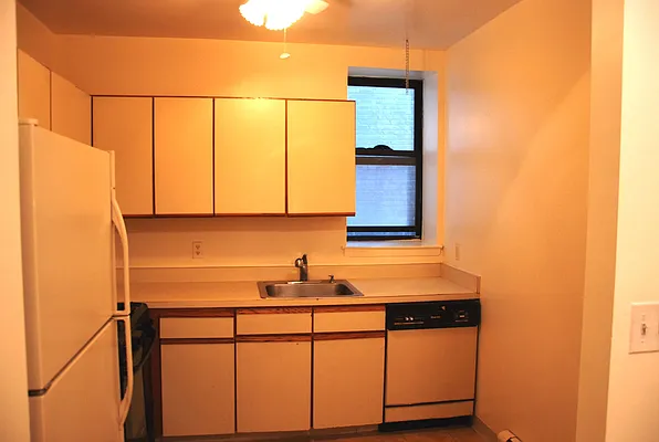 Rented by Corcoran | media 23