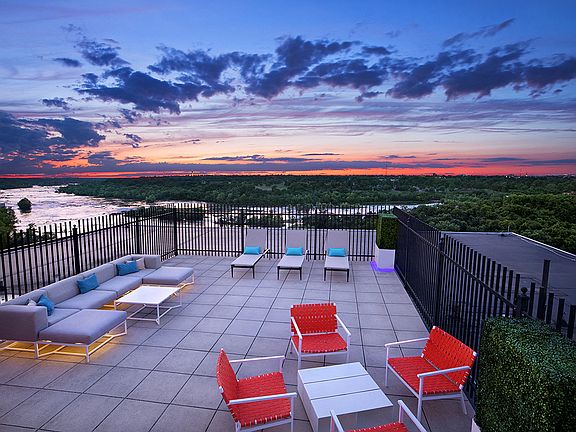 Sky Lounge with Breathtaking River and City Views
