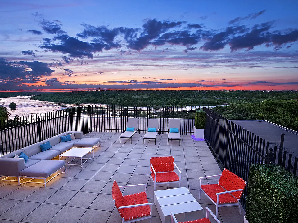 Sky Lounge with Breathtaking River and City Views