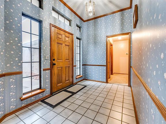 4th image of 11619 Zandra Ave