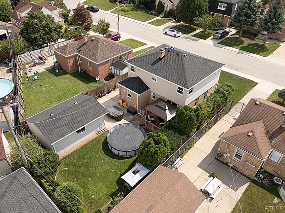 3rd image of 9510 Davis St