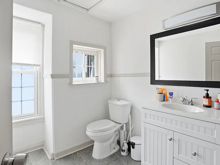 100 Potter St #6 — Photo 7