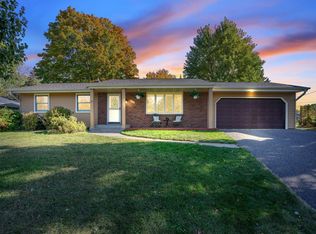 2942 Winthrop Dr, Saint Paul, MN 55109