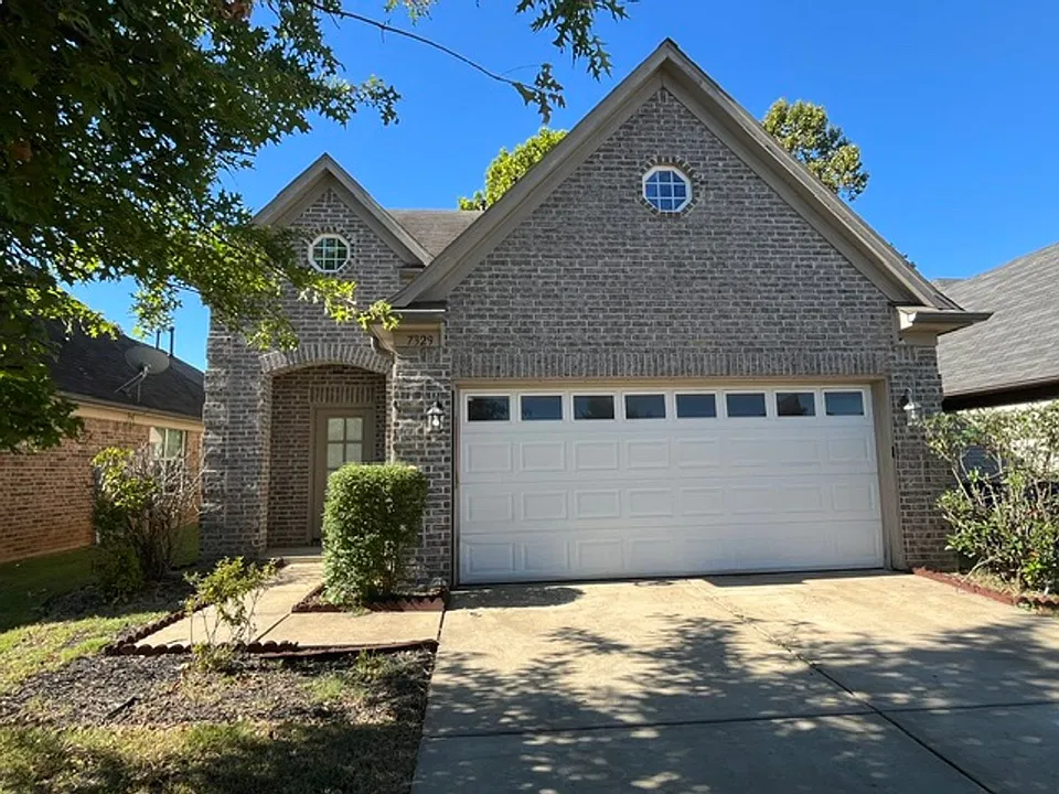 7329 Green Ash Dr