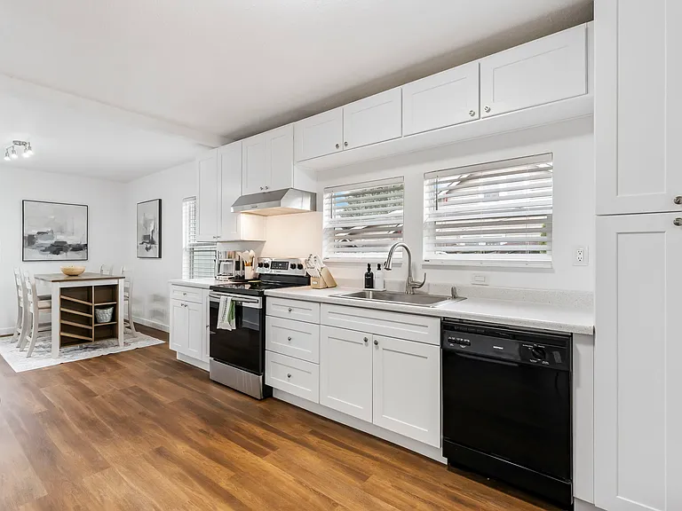 7906 N Brandon Ave #A — Photo 12