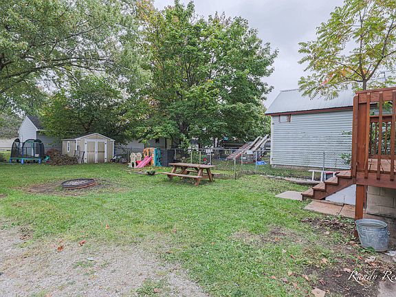 4th image of 36 Eastmanville St