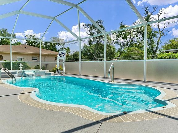 3rd image of 13102 Squire Ct