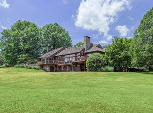488 River Bend Rd, Great Falls, VA 22066