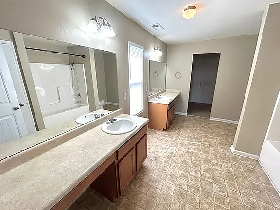 Building Photo - 15355 Tyler Mill Dr