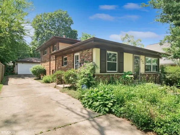 223 Kenloch Ave, Libertyville, IL 60048
