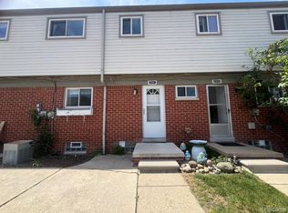 20841 Washington Dr, Roseville, MI 48066