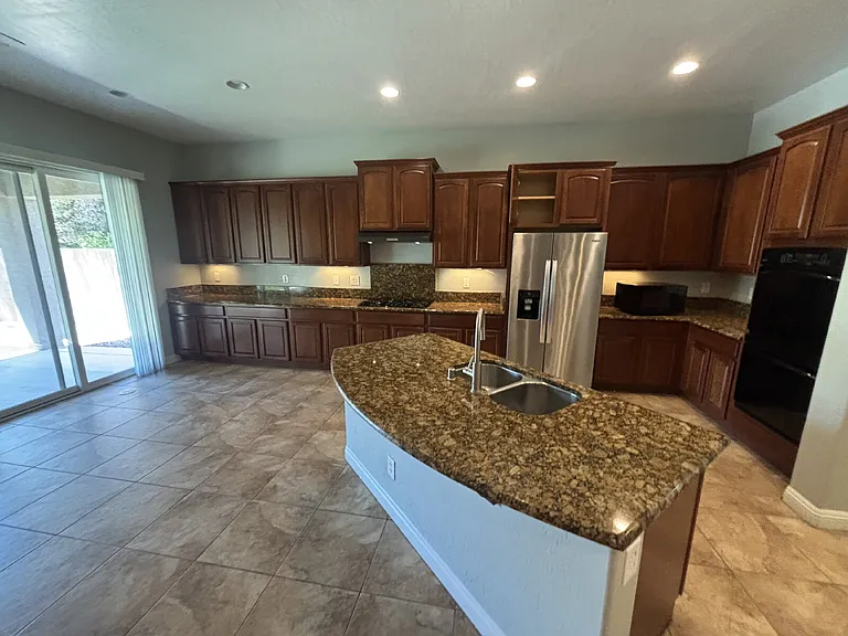 8225 Broad Peak Dr — Photo 29