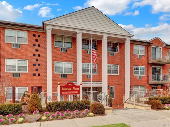 250 N Village #C24, Rockville Centre, NY 11570