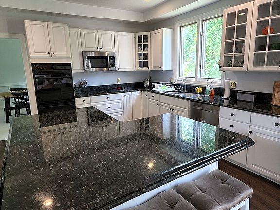 4th image of 35400 Spicebush Ln