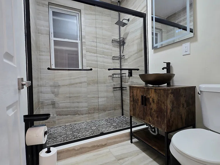 110 Schley St #1R — Photo 11