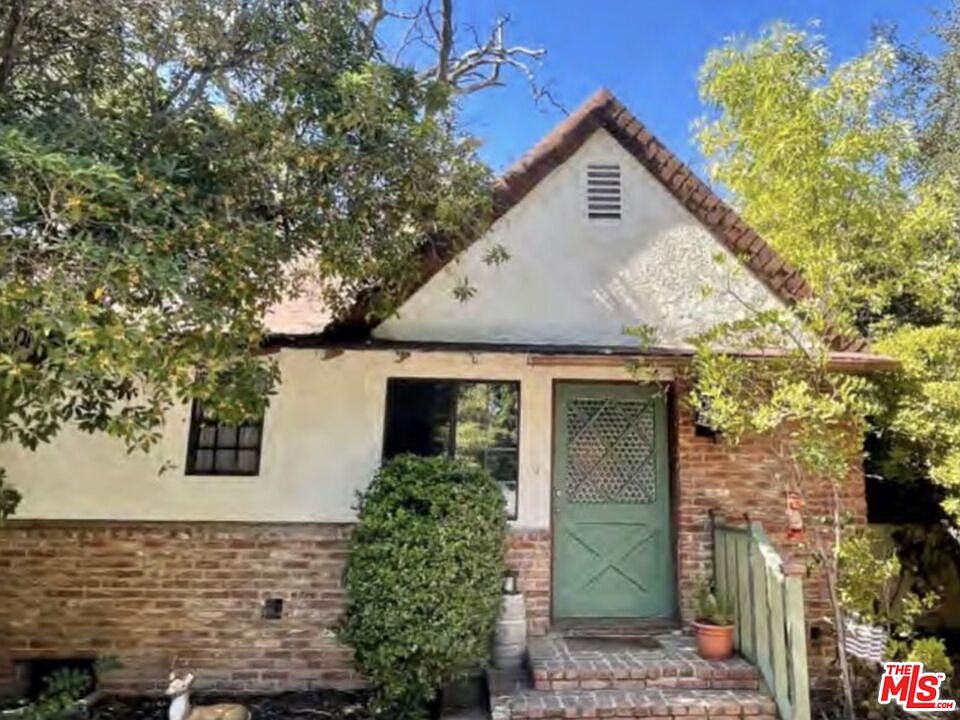 1st image of 5019 Genesta Ave