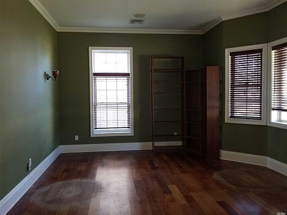 5th image of 103 Massapequa Ave
