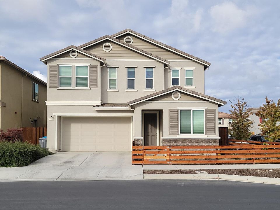 1210 Rosales Ln, Hollister, CA 95023 | Zillow