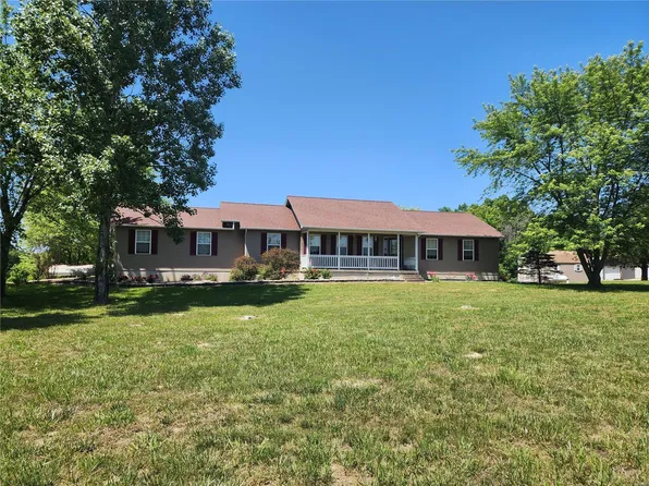 6100 Oakmont Dr, Farmington, MO 63640