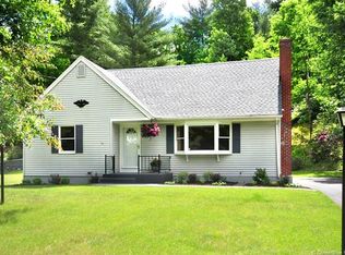 15 Deerwood Dr, Granby, CT 06035