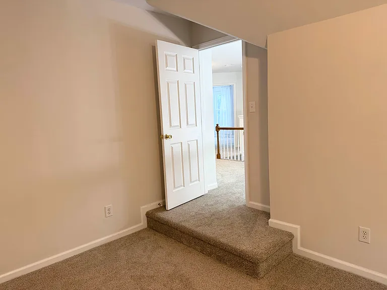 205 Halpen Dr — Photo 5