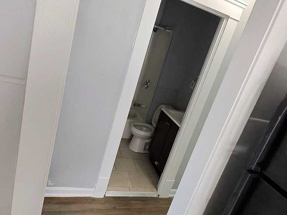 5th image of 11501 Lardet Ave Unit 2