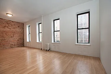 Rented by Weinstein Realty Group