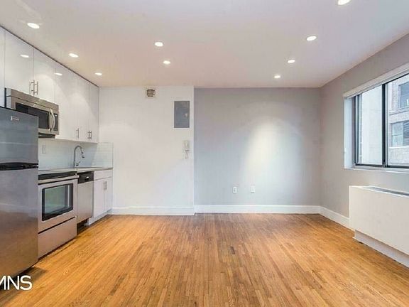 3rd image of 345 W 30th St APT 4c