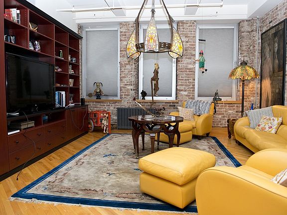 5th image of 132 W 22nd St APT 6