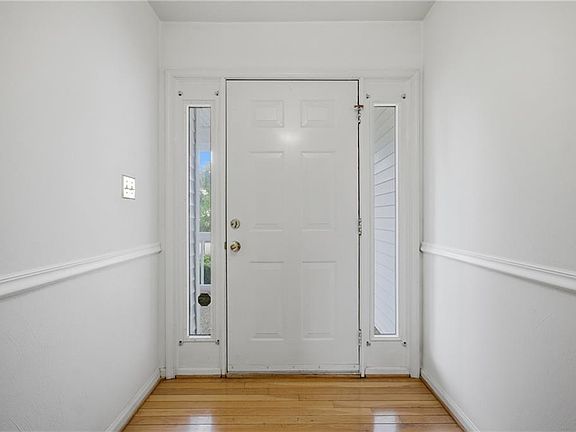 5th image of 3949 Middlewood Dr