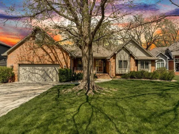 2516 N Meadow Grove Cir, Wichita, KS 67205