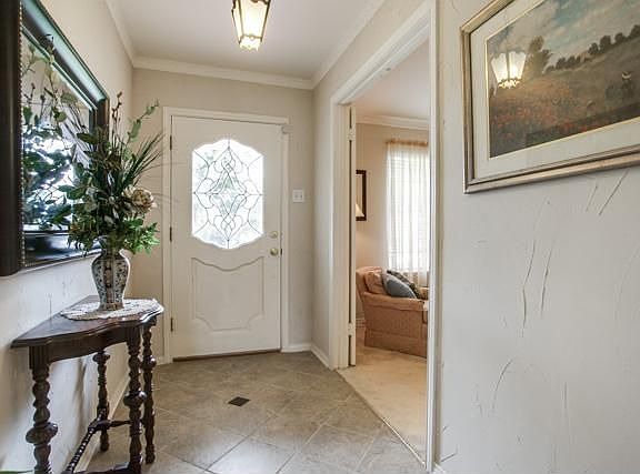 4th image of 308 Canyon Valley Dr