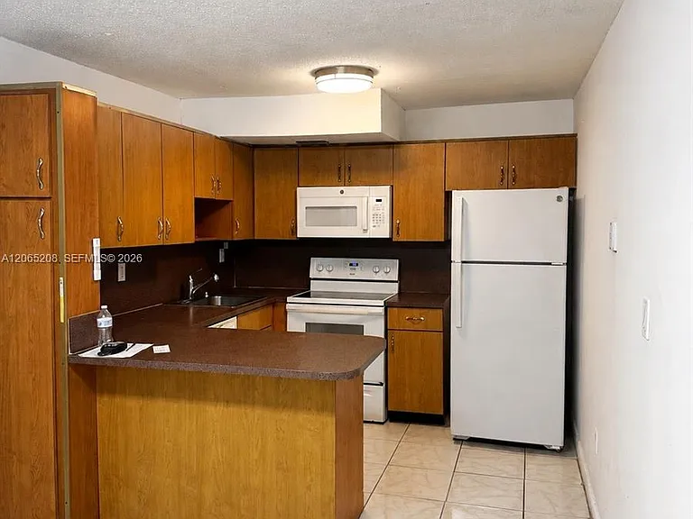 555 NE 123rd St #215-D — Photo 3