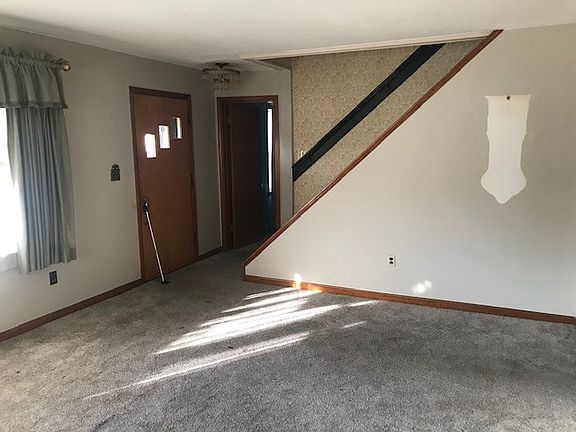 3rd image of 521 Arch St