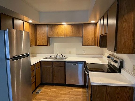 2nd image of 612 W Church St #223