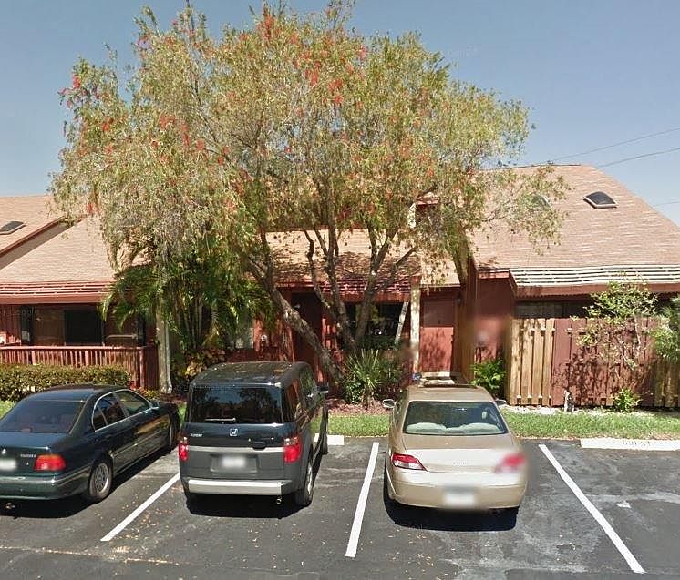 1st image of 461 SE 11th Ter
