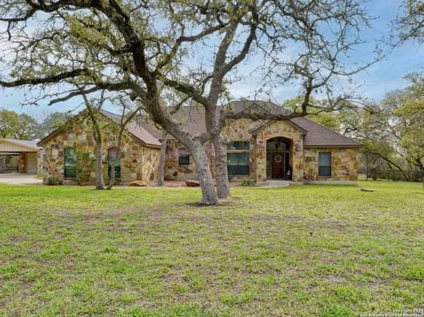 128 LEGACY VW, La Vernia, TX 78121