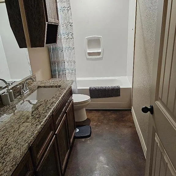 1315 Greens Private Dr — Photo 2