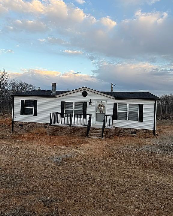 1st image of 20 Meadows Farm Rd