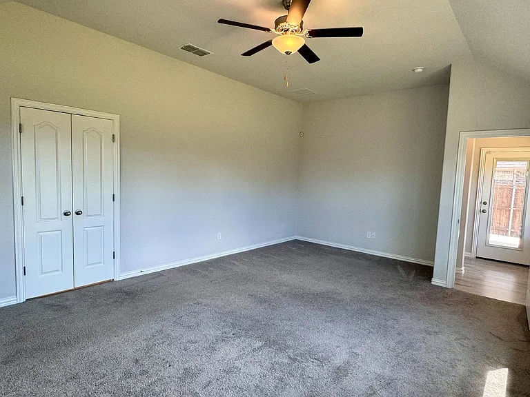 447 Prairie View Dr — Photo 22