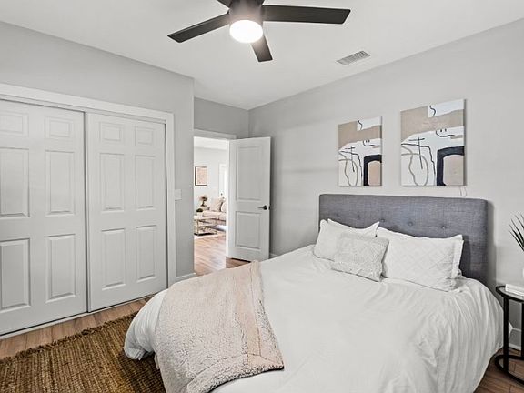 5th image of 6811 N Wellington Ave