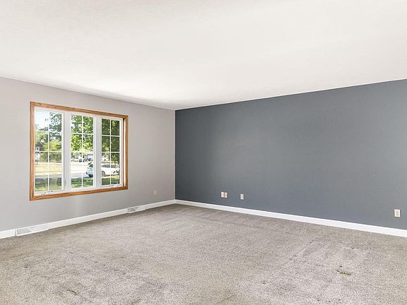 5th image of 2901 Autumn LANE