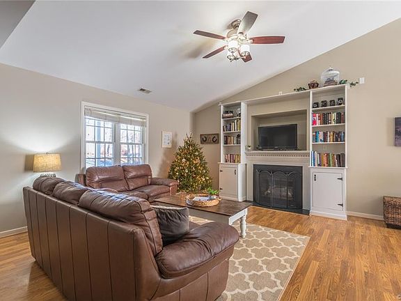 3rd image of 351 Bent Creek Ln