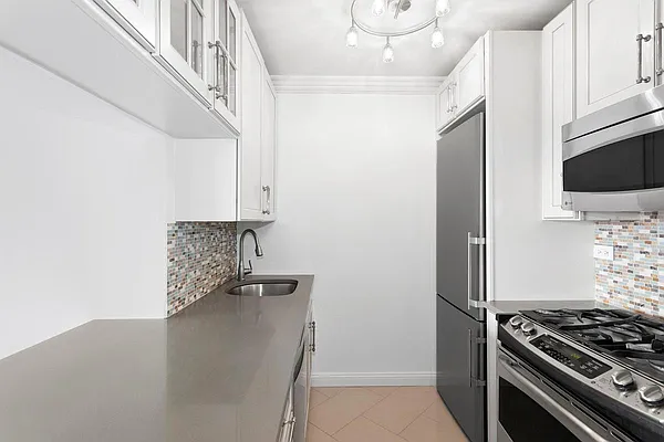 Rented by Battery Park Realty | media 13